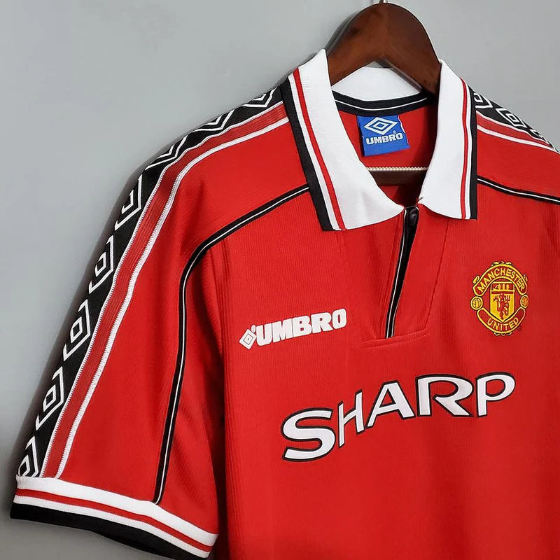 Manchester United 1998/00 home shirt