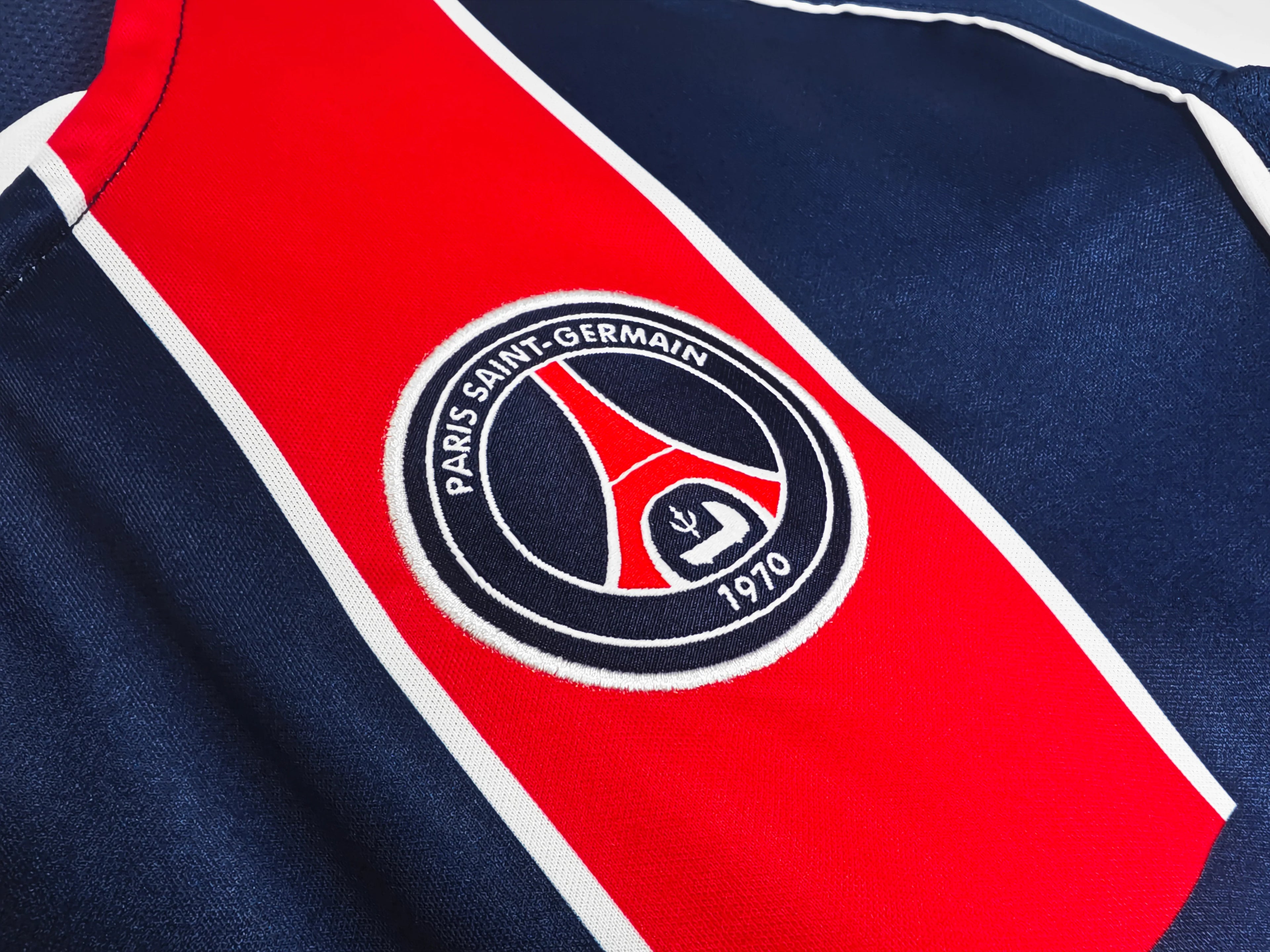PSG 2004/06 home shirt